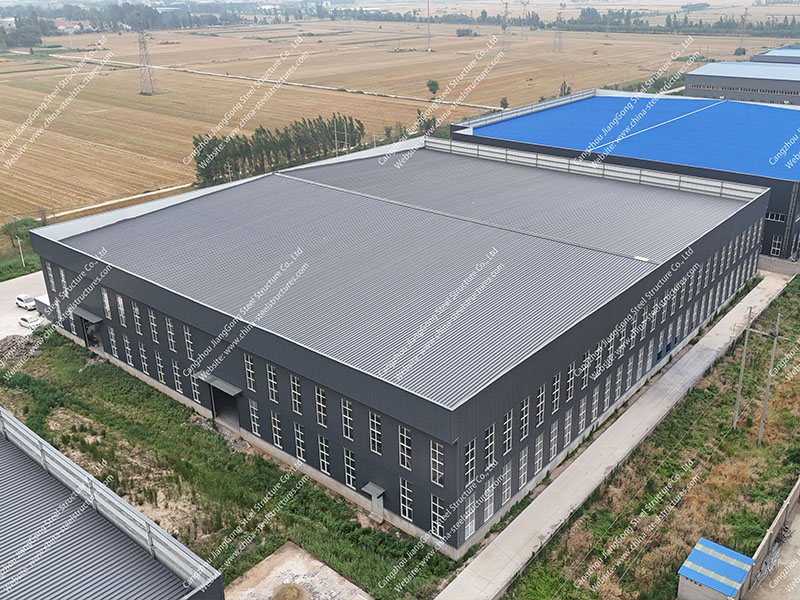 Gray color steel plate one ridge four span steel structure production workshop